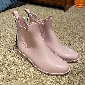 Women’s Pink Rainboots